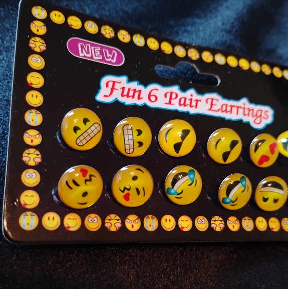 Stud earrings - Picture 2 of 4